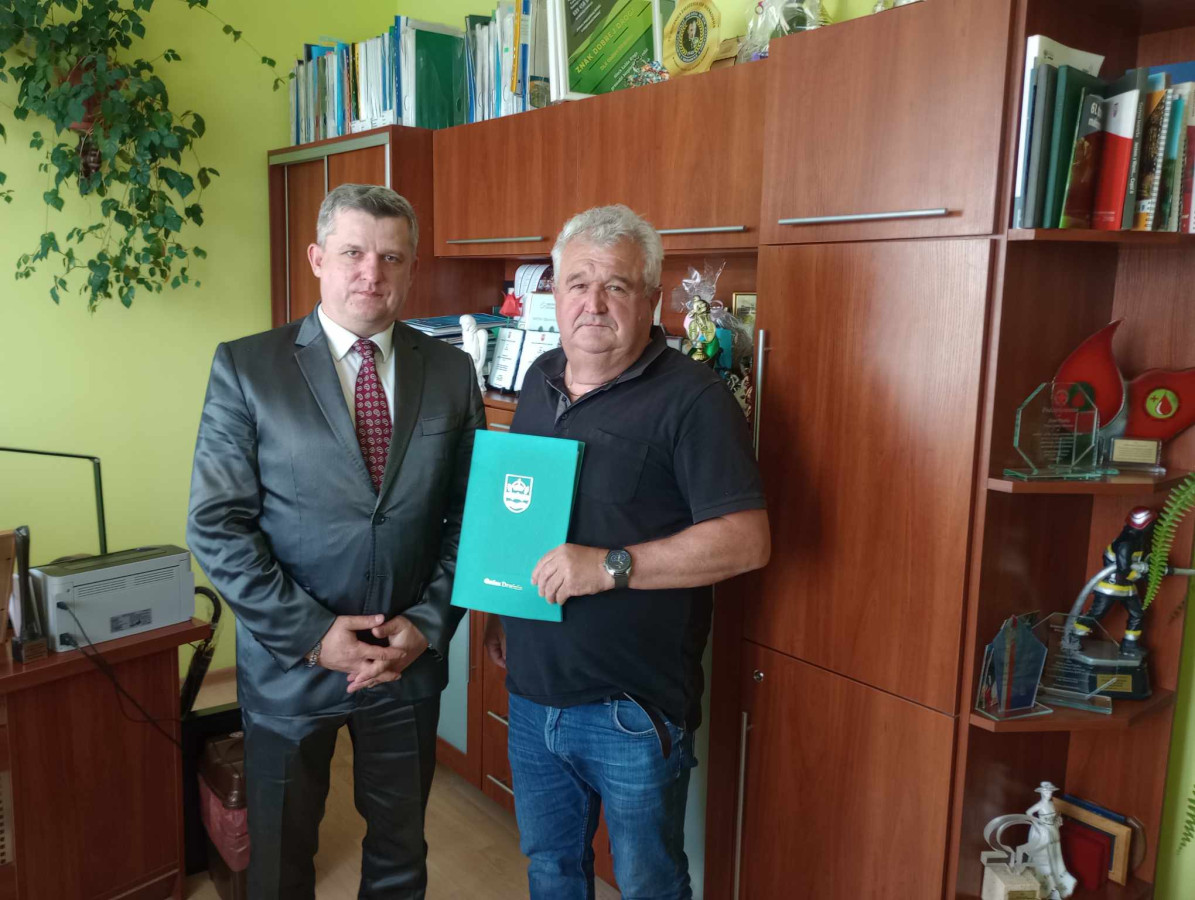 Umowa na ostatni etap ścieżki pieszo-rowerowej przy drodze wojewódzkiej 965 podpisana